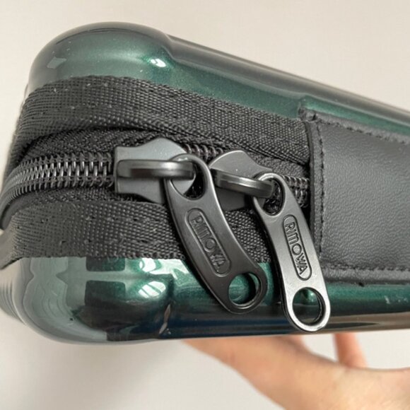 Rimowa for EVA Air Hard Amenities Case - great for makeup! - Picture 9 of 10